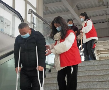 共青团邵东市委：青春情暖，旅途相伴