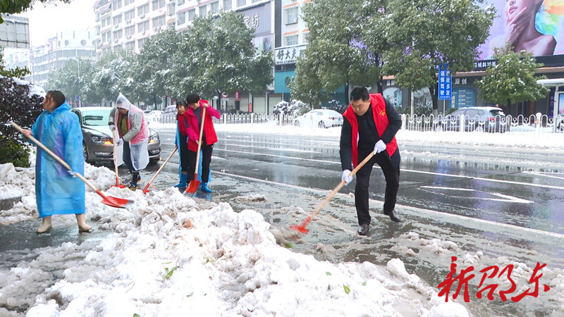 李佑军到周官桥乡等地督查雪灾应急处置工作