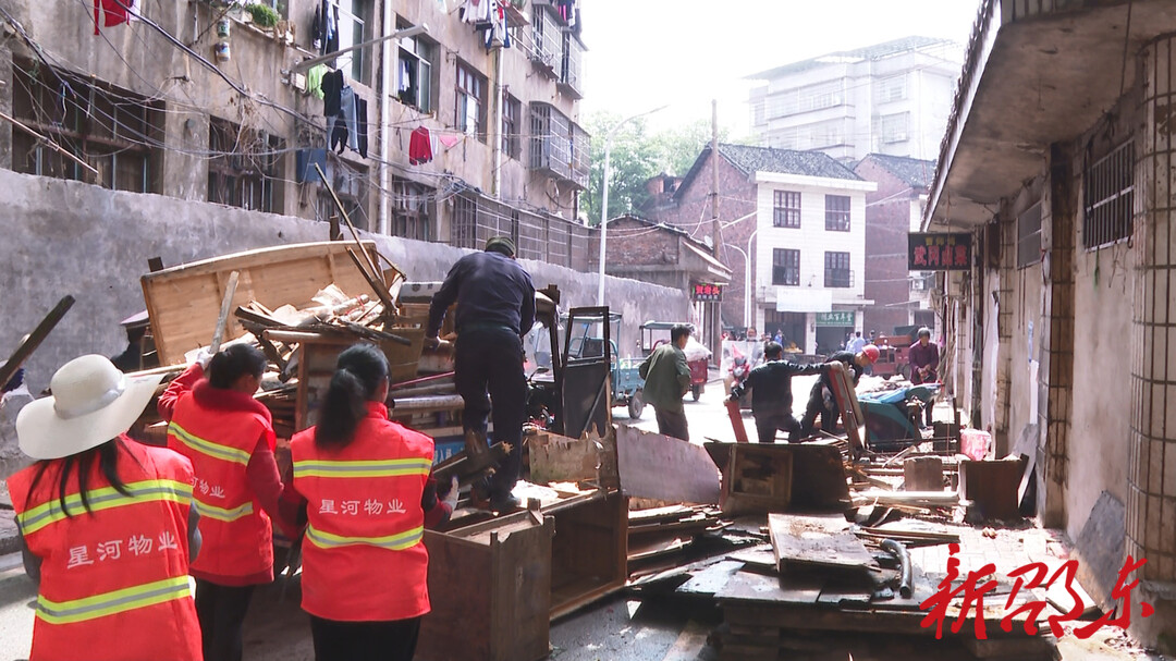 【建设领域安全专项整治】邵东两市塘街道拆除违规菜市场及空心房