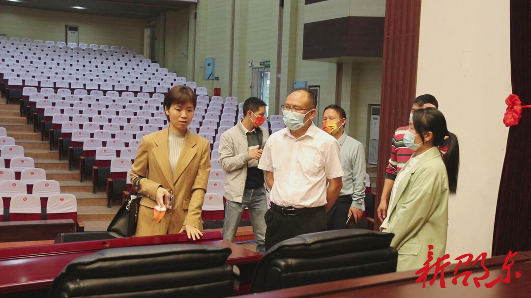 罗健康检查邵东市政协二届二次会议准备情况