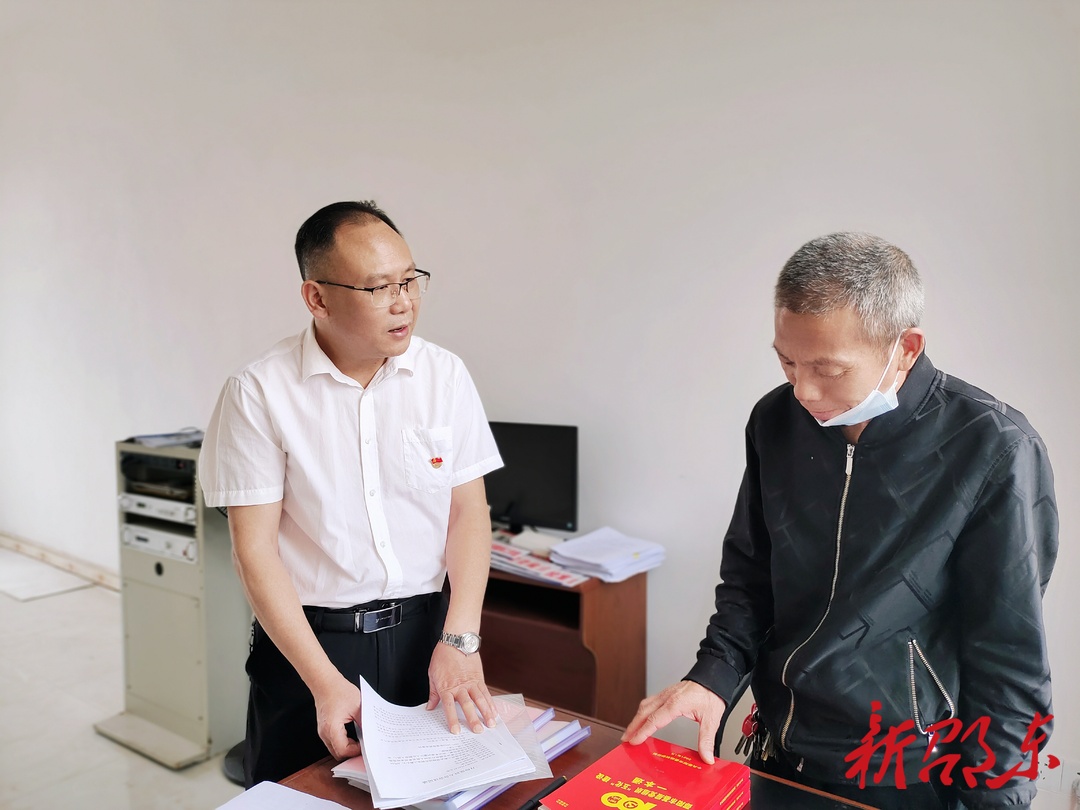 罗健康到火厂坪镇丰裕村、檀木村开展“四个一”走访活动