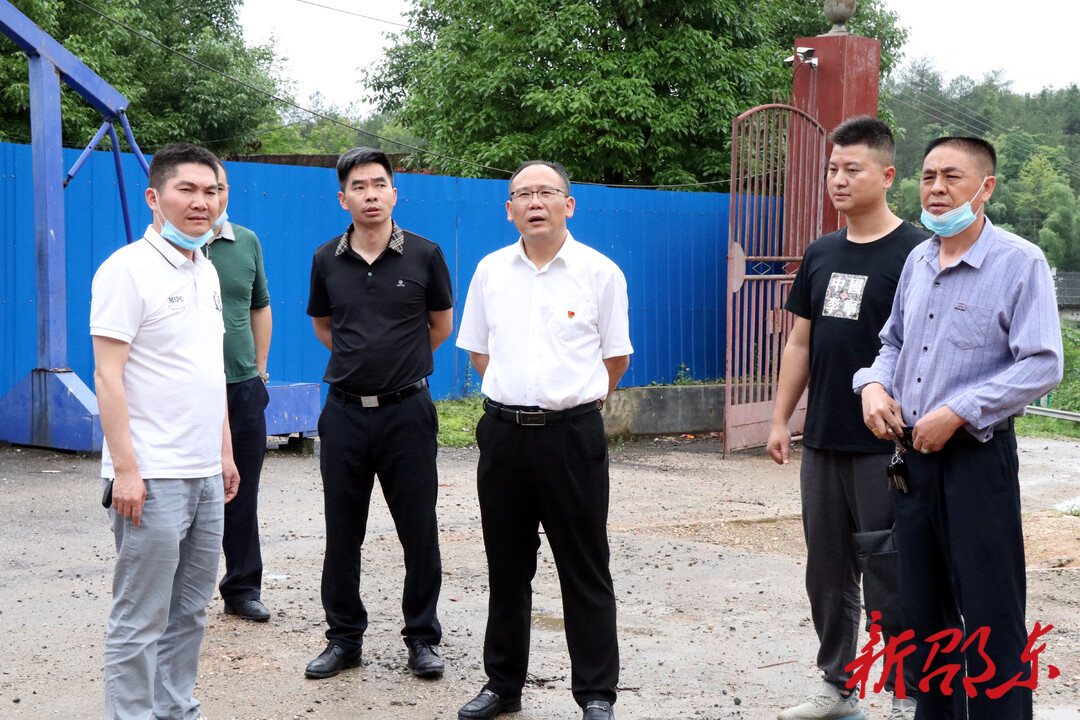 罗健康到火厂坪镇督导乡村振兴和防汛等工作