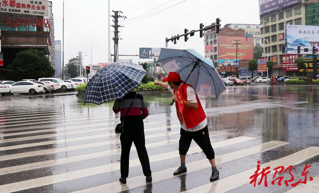 邵东市开展常态化文明交通劝导行动
