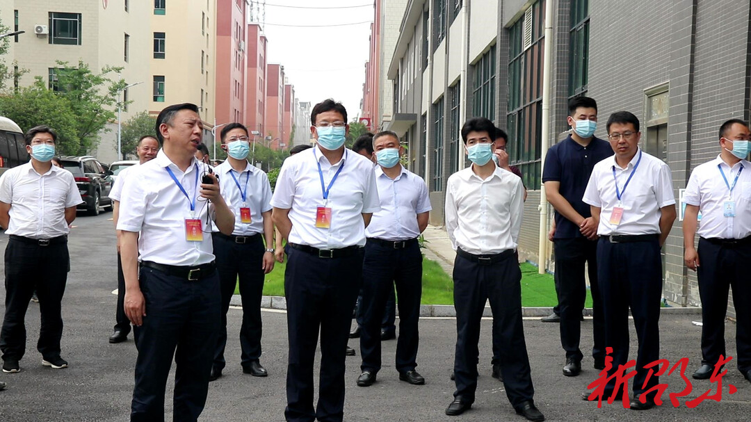 邵阳市重点项目建设大比拼现场推进会与会人员来邵东市观摩考察