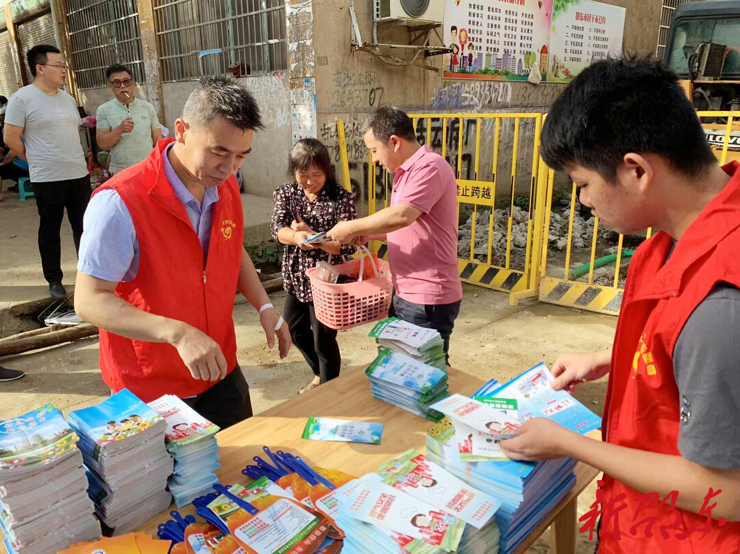 邵东市简家陇镇开展安全生产咨询日活动