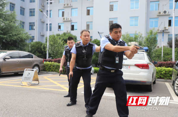 新时代“老兵新传”丨刘健：刀尖行走，将自己磨砺成一柄缉毒利剑