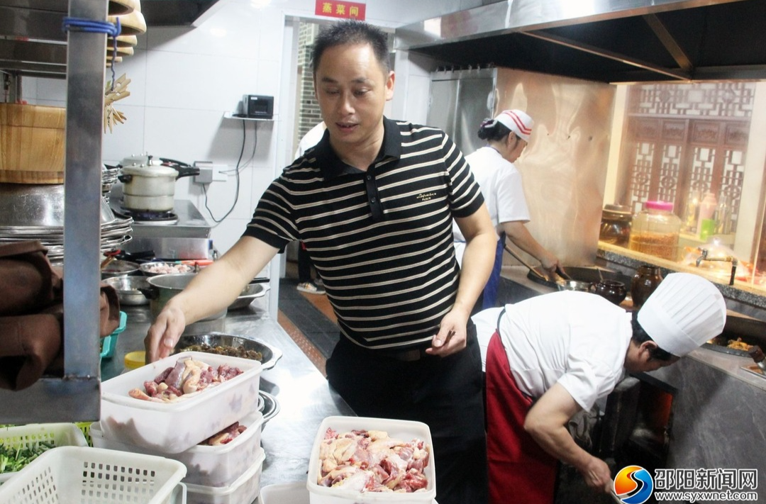 新时代“老兵新传”｜易文国：脱下军装初心在 奋战餐饮乐奉献