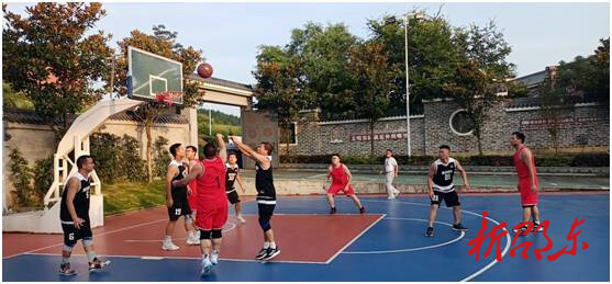 邵东市流光岭镇与斫曹乡举办篮球友谊赛