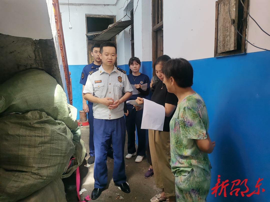 邵东市消防救援大队开展居民自建房“地毯式”消防安全摸排行动