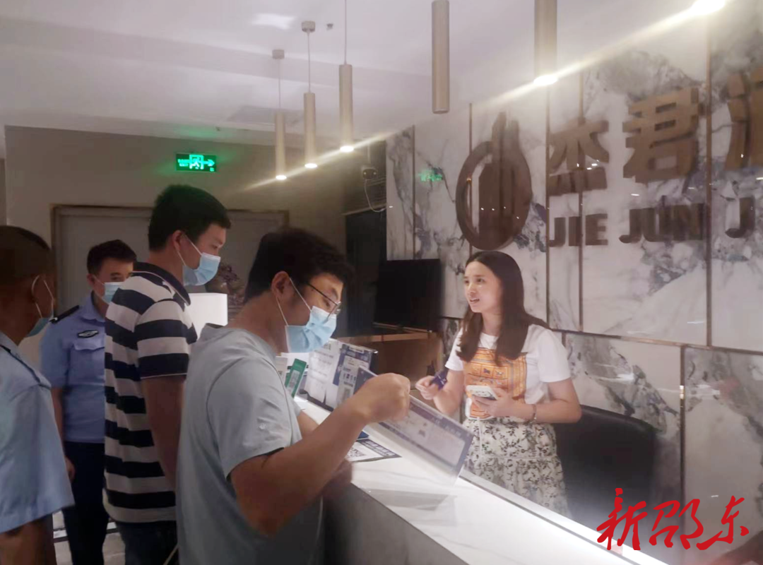 邵东火厂坪镇：以“扫码进场”为突破口 筑牢疫情防控防线