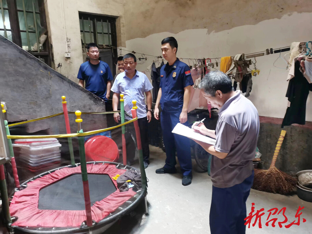 邵东市消防救援大队开展自建房消防安全复查行动