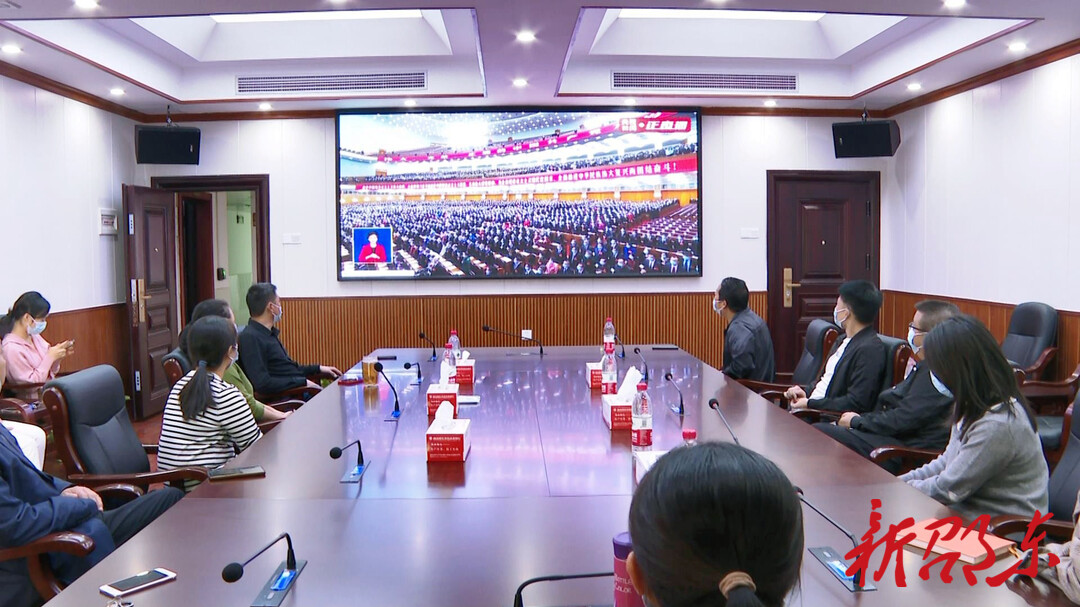 邵东社会各界收看收听党的二十大开幕会