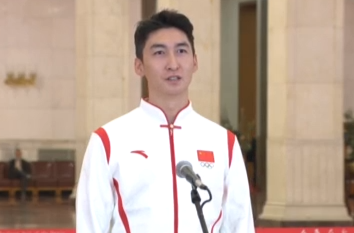 党代表通道丨武大靖：冰场上不只有东北话了