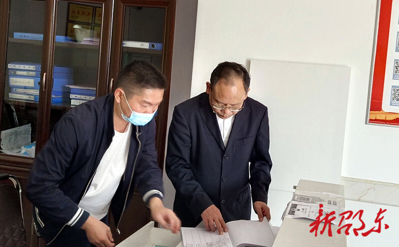 罗健康到火厂坪镇暗访督导森林防火、乡村振兴等重点工作