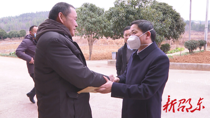 【新春走基层·我们在一线】李国军到流泽镇走访慰问并督导安全稳定工作