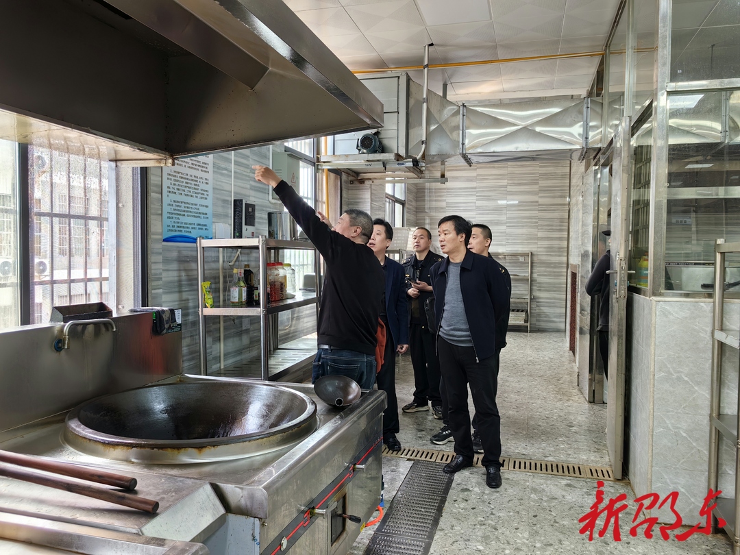 刘家豪带队开展食品安全“两个责任”包保督导工作