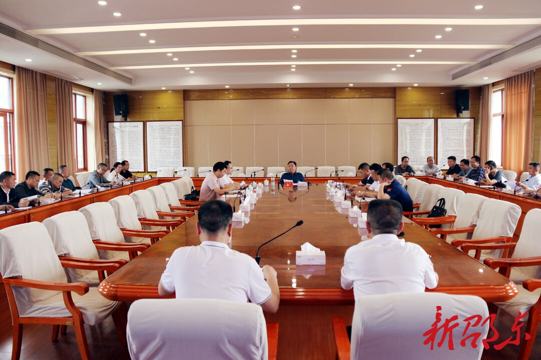 周玉凡主持召开人民医院东扩、中医医院搬迁工作专题调度会