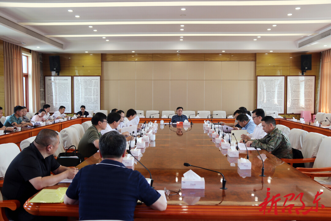 周玉凡主持召开政府投资项目违规招投标、严重超概算问题整改专项整治工作调度会