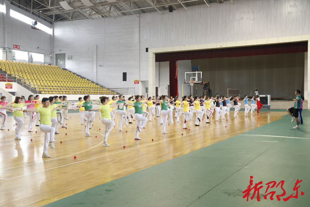 2023年全国柔力球大篷车公益惠民推广万里行活动走进邵东