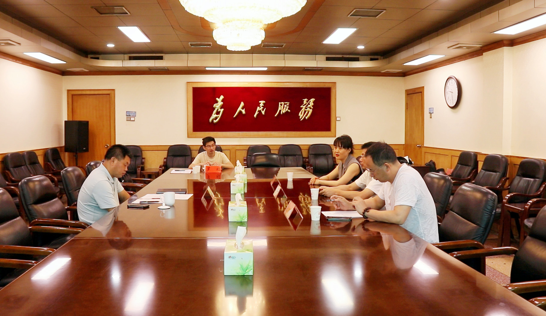 李佑军与统一战线代表人士开展座谈交流