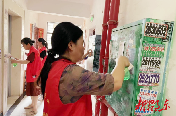 邵东市宋家塘街道办事处开展“牛皮癣”专项整治活动