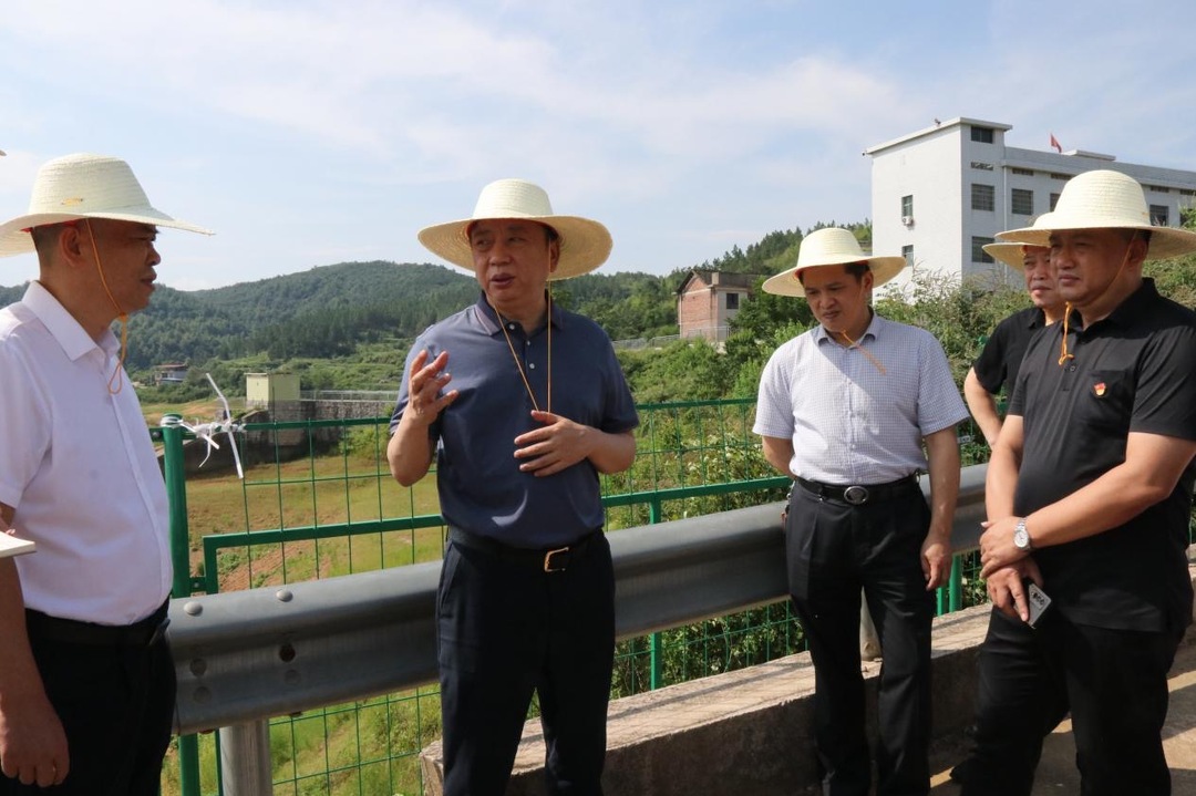 周玉凡调研抗旱、防溺水及森林防火等工作