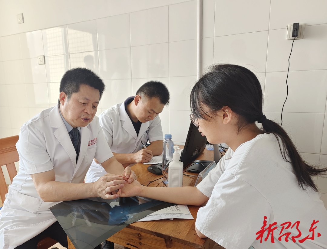 邵东籍医疗专家回乡义诊