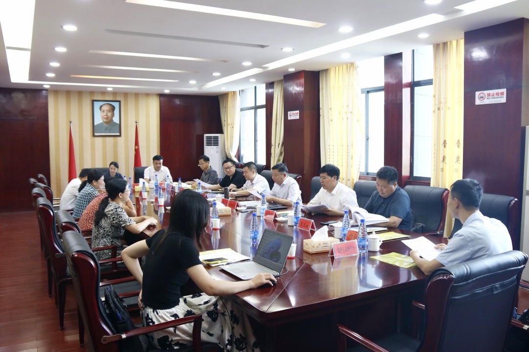 周玉凡到大禾塘街道接访