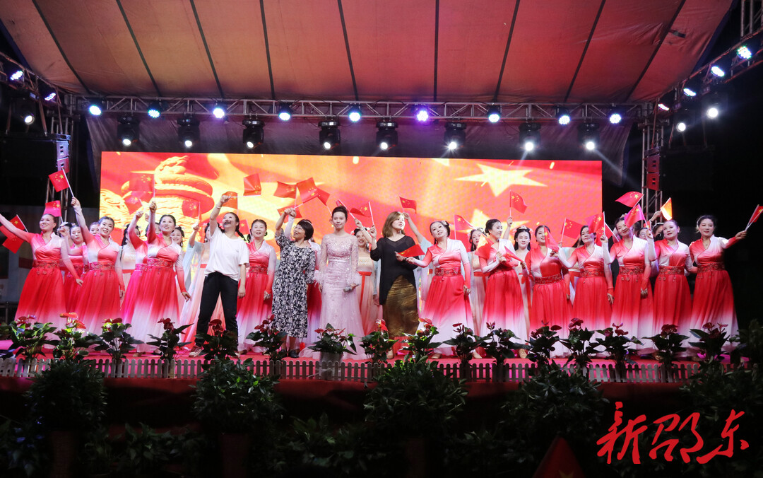 邵东市举行“颂国庆·迎中秋”千子村秋季“村晚”