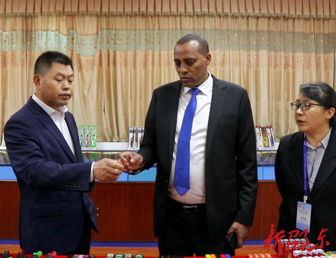埃塞俄比亚驻华大使馆副馆长德瓦诺带队调研邵东民营企业