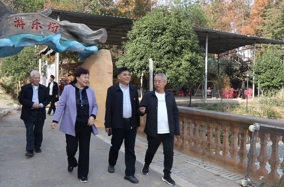 省老科协来邵东调研科技示范基地建设工作