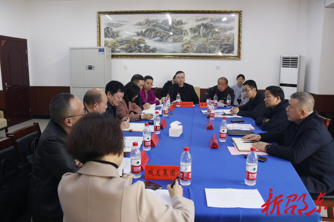 李国军主持召开霞客乐项目推进座谈会  全力为企业排忧解难