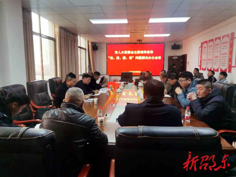 黄负平督导窨井盖安全管理工作