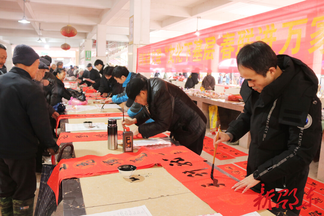 新春走基层 | “戏曲下基层、春联送万家”活动走进野鸡坪镇