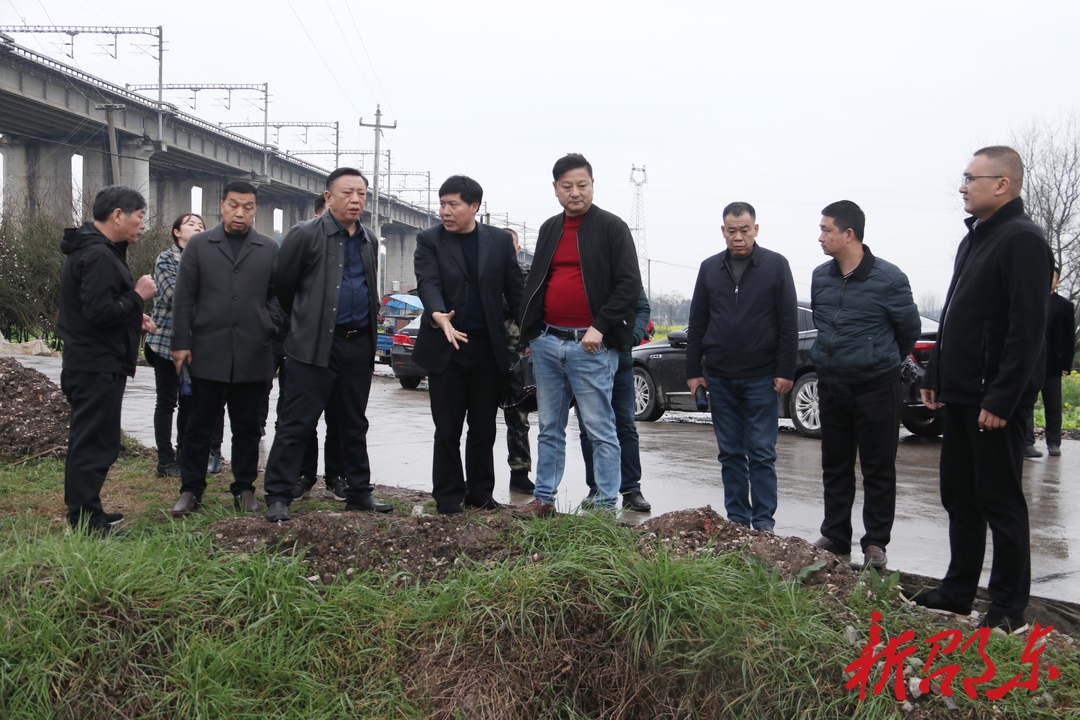 周玉凡调研排污口整治工作