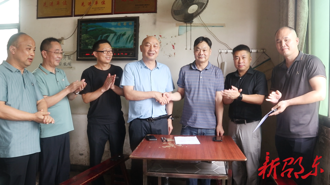 邵东市城乡客运一体化签订首个涉改企业、涉改车辆退出经营协议