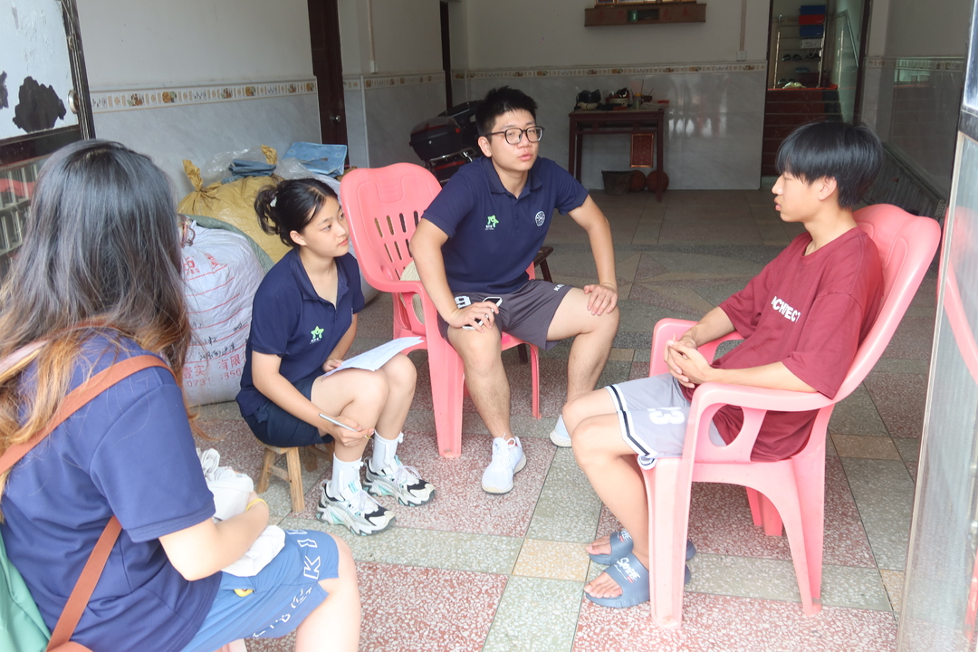 关注留守儿童 调研传递温暖