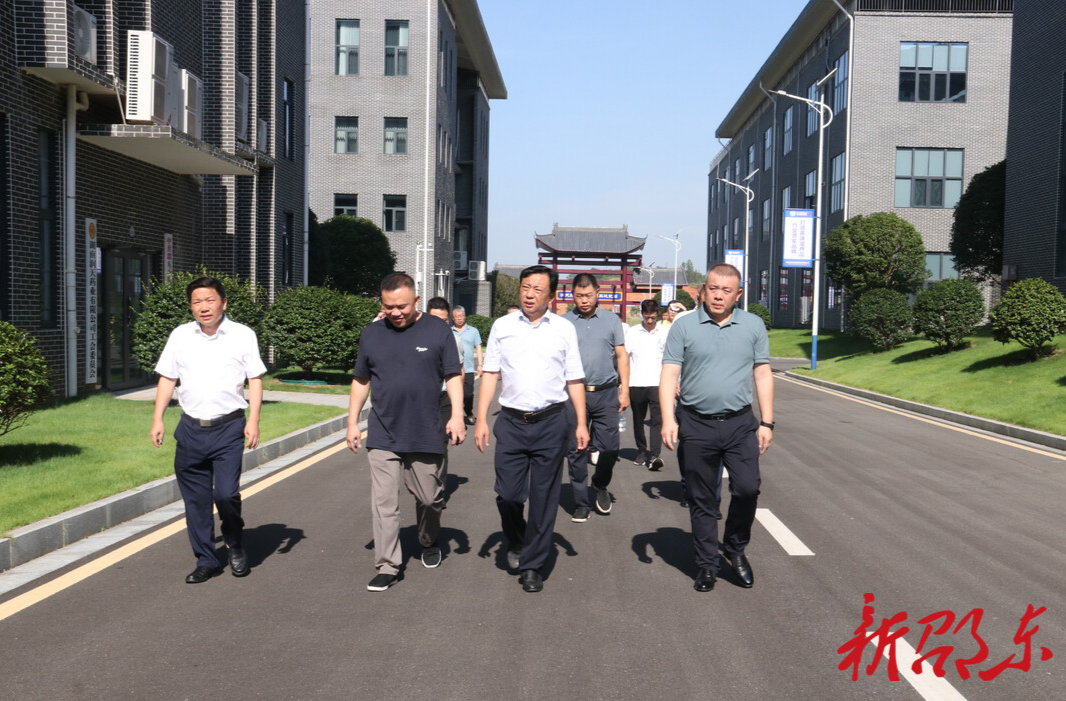 周玉凡调研产业高质量发展工作