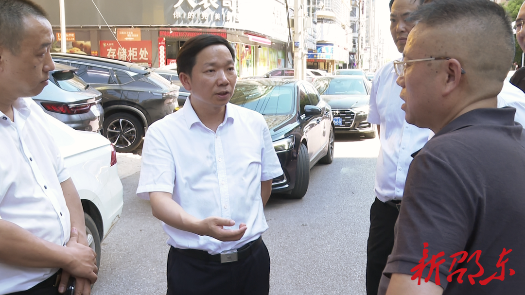 李国军调研城市管理工作：以文明提升工程为抓手，着力提升城市品质“硬实力”和人的文明“软实力”