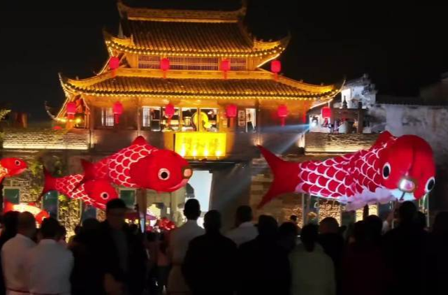 安徽歙县：年味渐浓 鱼灯璀璨点亮冬夜
