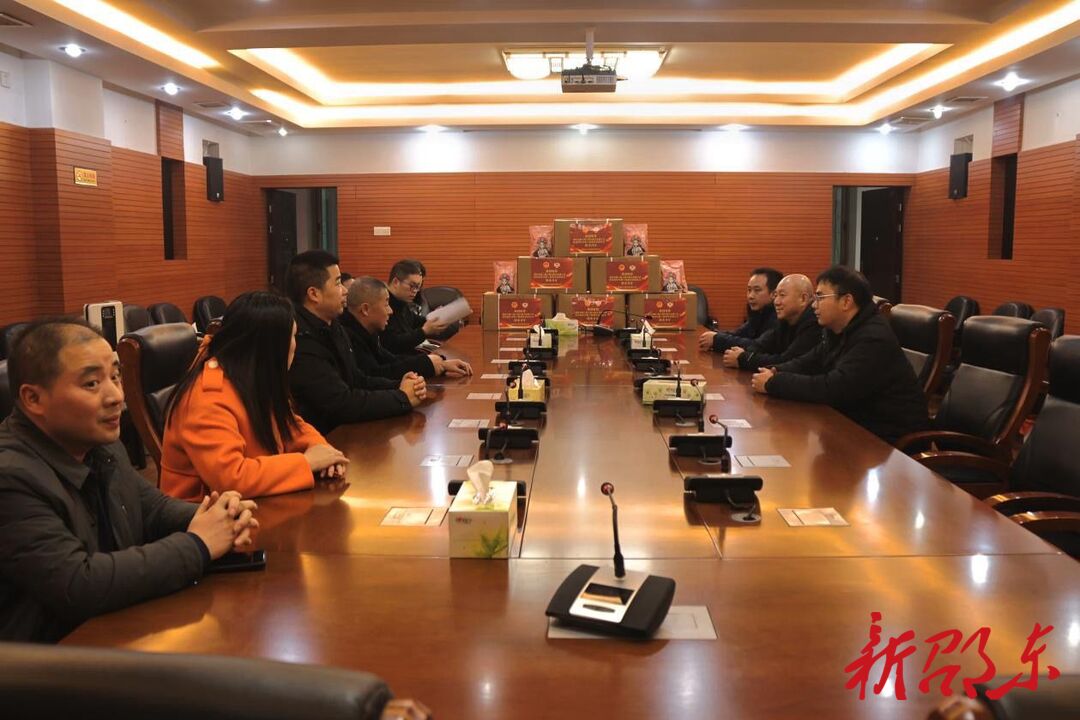 爱心热敷贴  情暖市两会