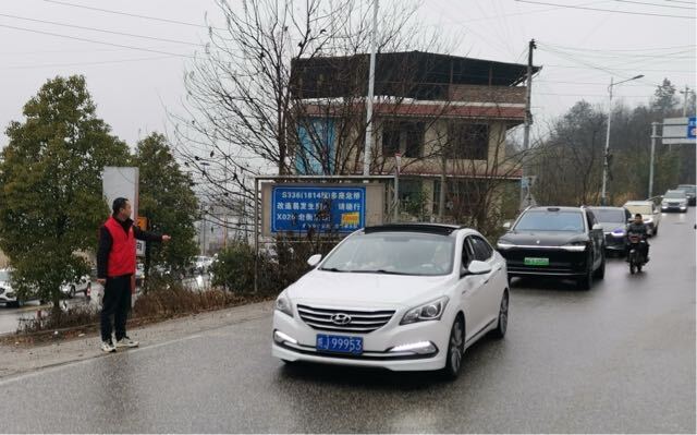 新春走基层｜邵东市佘田桥镇：春节守岗不打烊 全力保障辖区道路畅通