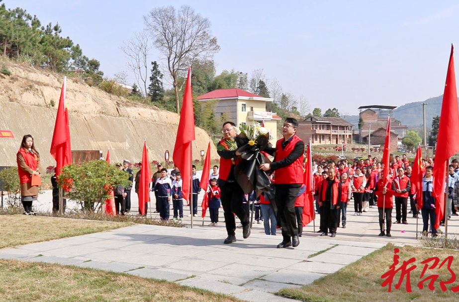 邵东市灵官殿镇白鹿村：清明祭英烈 精神代代传