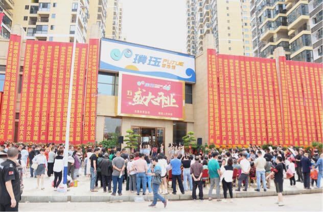 “五一”好去处：恒温游泳馆里畅游健身两不误