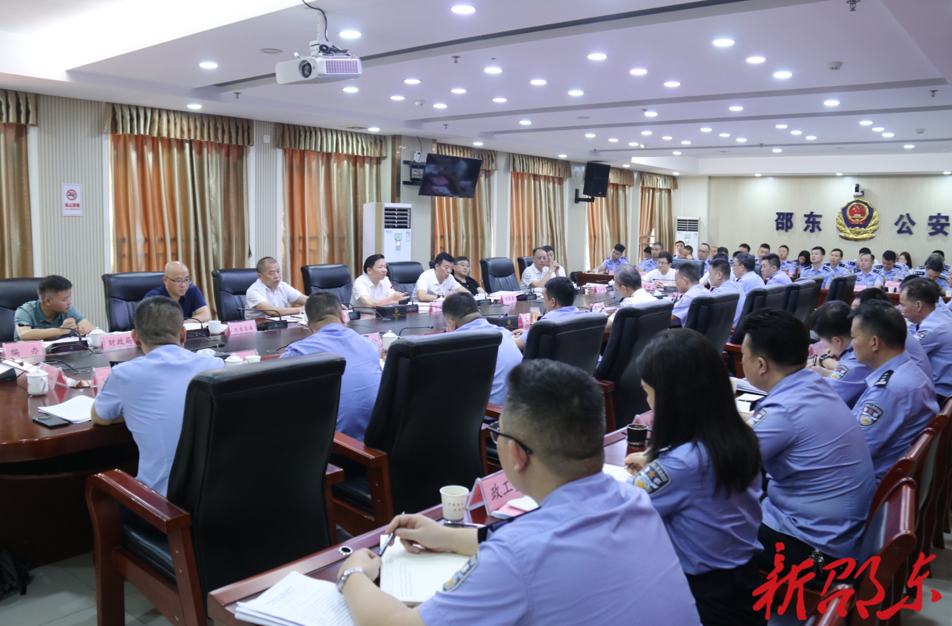 李國(guó)軍調(diào)研邵東市公安隊(duì)伍建設(shè)