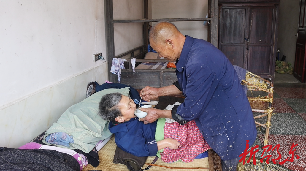 李茂华：患难与共 为爱坚守