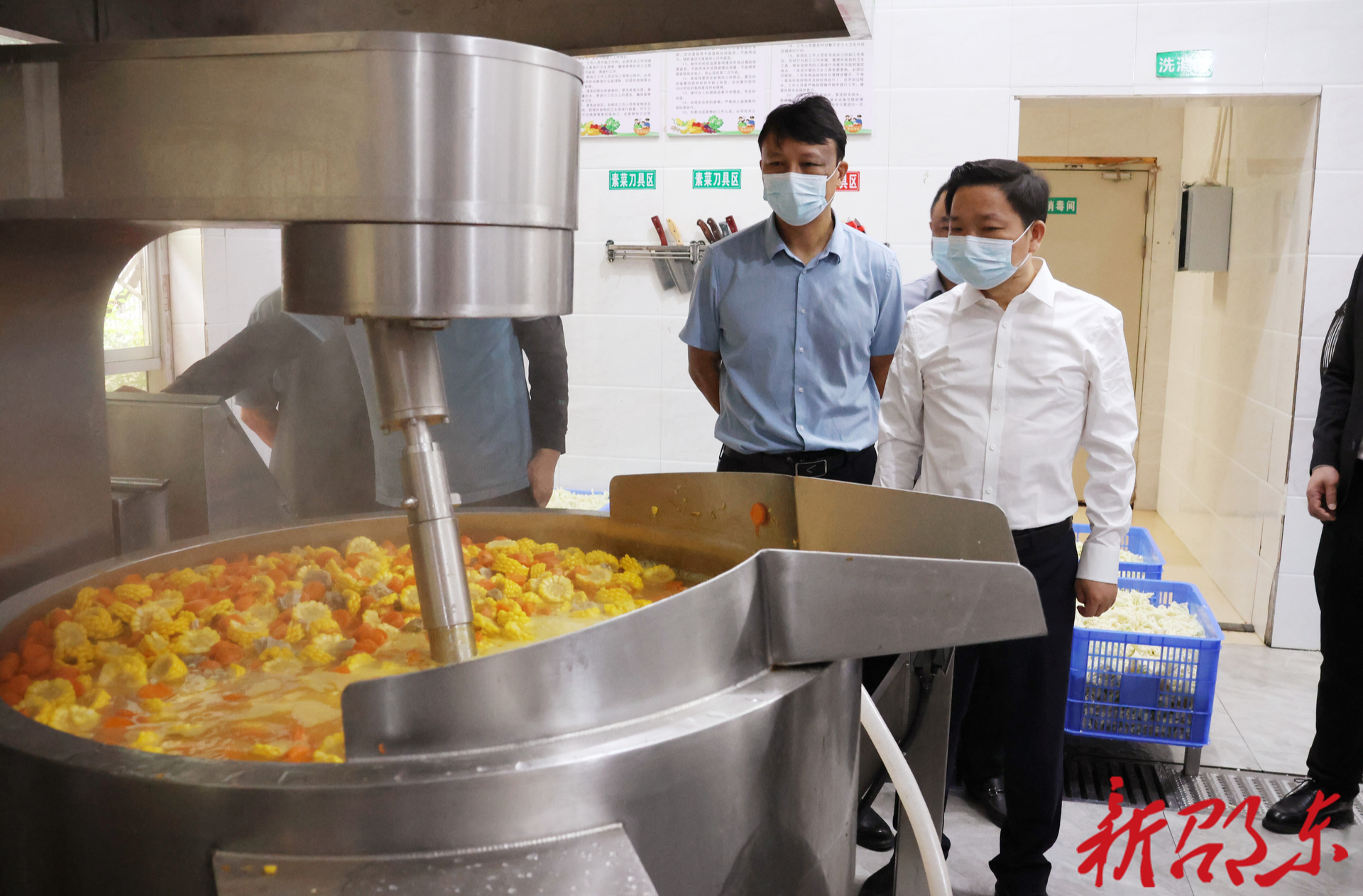 李国军调研督导校园食品安全、生态环保、安全生产、优化营商环境等工作