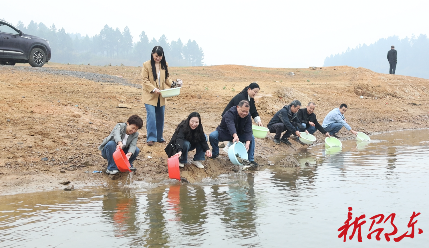 邵东市开展水生生物增殖放流活动 投放鱼苗80万尾