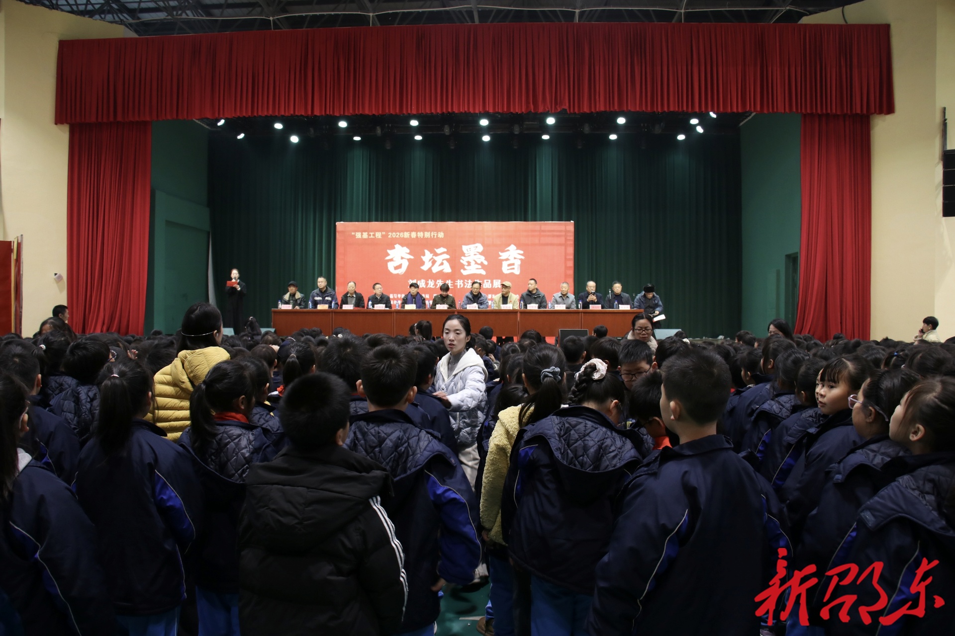 刘成龙书法展进校园  五百师生共赏翰墨