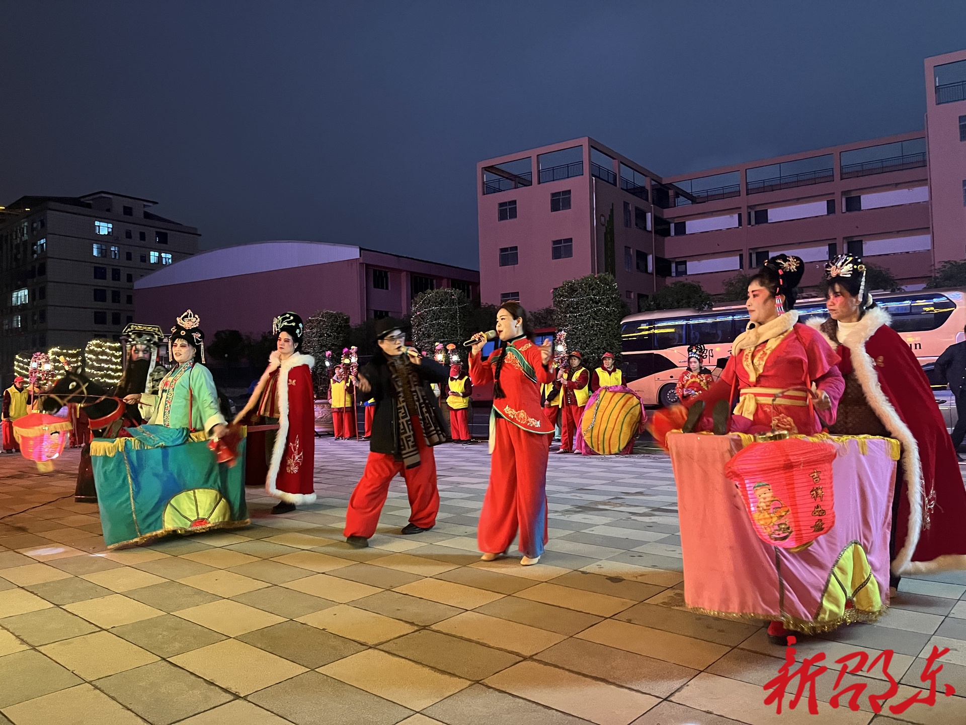 邵东车马灯亮相武冈 非遗添彩闹新春